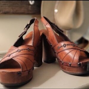 Vtg 70s QualiCraft Wedge Brown Leather Platform Slingback Heels 7b